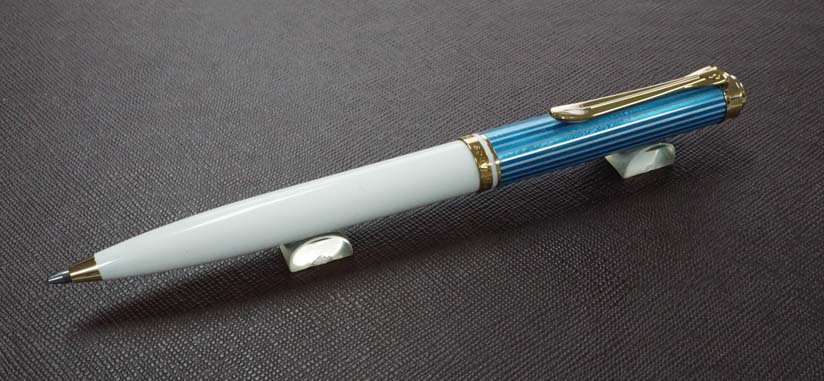 ピンク Pelikan ボールペンの通販 by メル's shop|ペリカンならラクマ